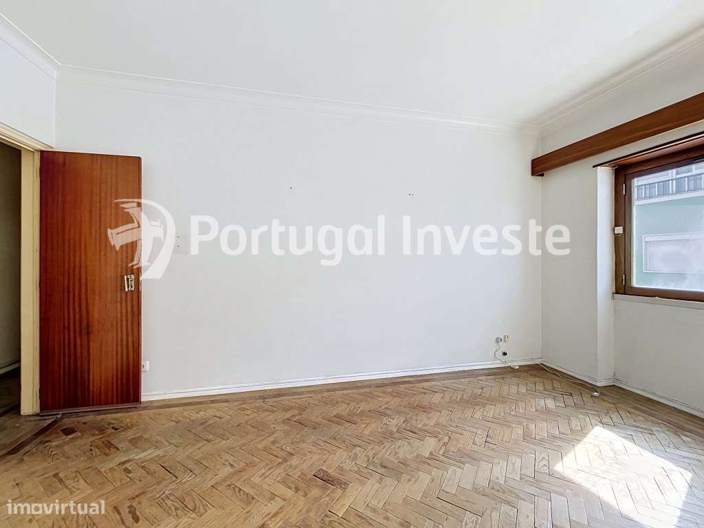 Apartamento de 5 assoalhadas na rua Capitão Leitão, Almada-6