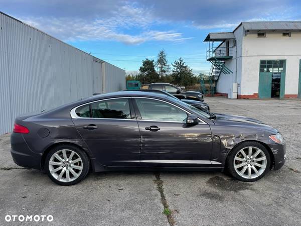 Jaguar XF 2.7 V6 Diesel Premium Luxury - 4