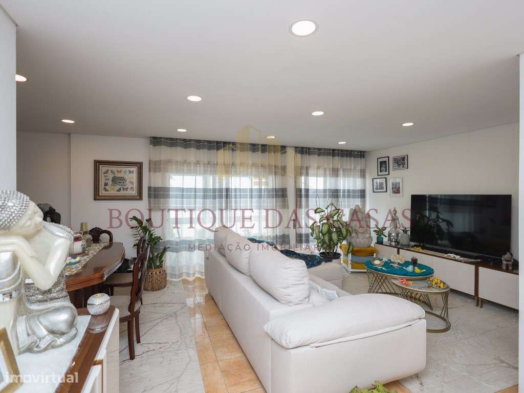 T3 Último Piso com Elevador | Remodelado | 3 Frentes | Muita Luz | ... - Grande imagem: 2/42