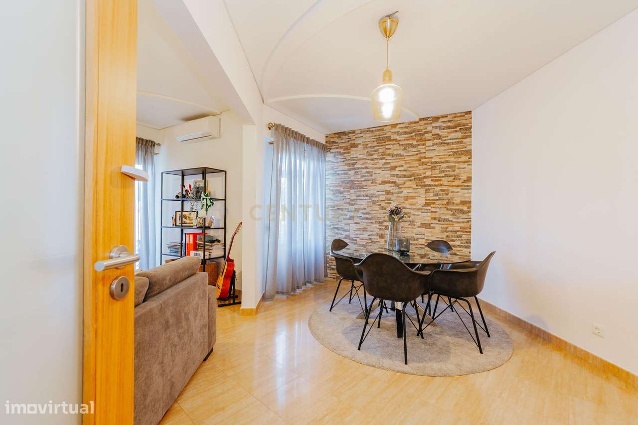 Apartamento T2 totalmente renovado em Campo de Ourique | Varanda | Vis - Grande imagem: 2/30