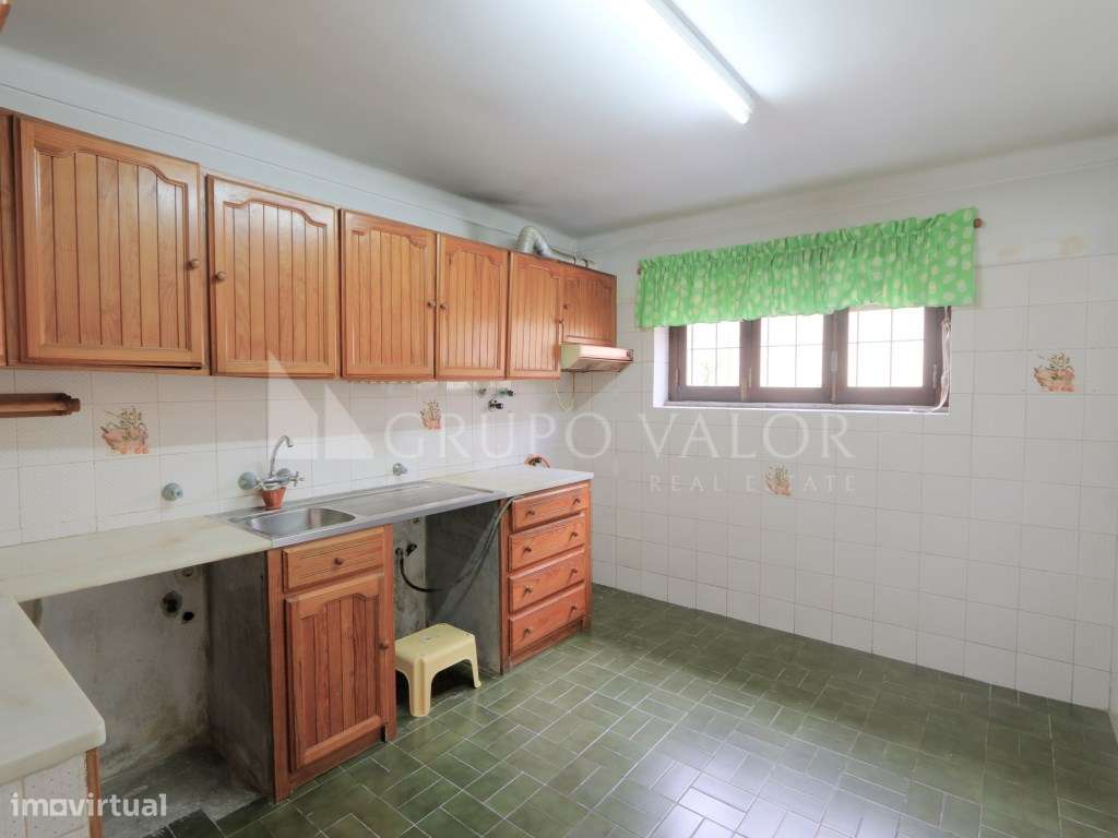 Moradia Isolada T4+2 com Garagem em Mem Martins-40