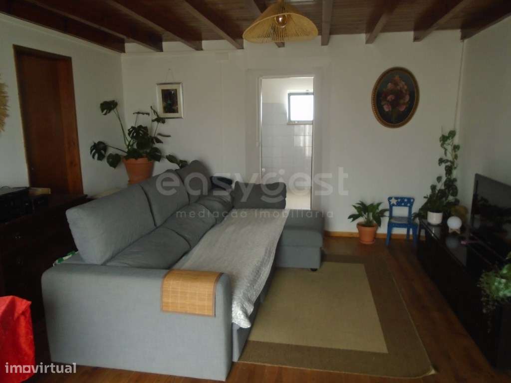 Moradia T2 com Logradouro e anexos em Carvalhal de Turquel - Grande imagem: 4/25