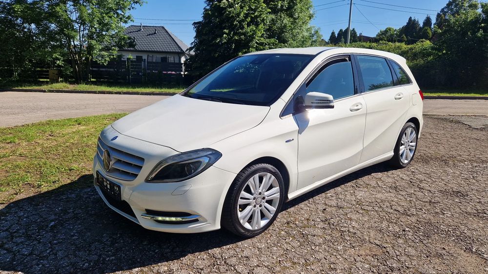 Mercedes-Benz B W246 (2011-2018) 180 (BlueEFFICIENCY) 2011