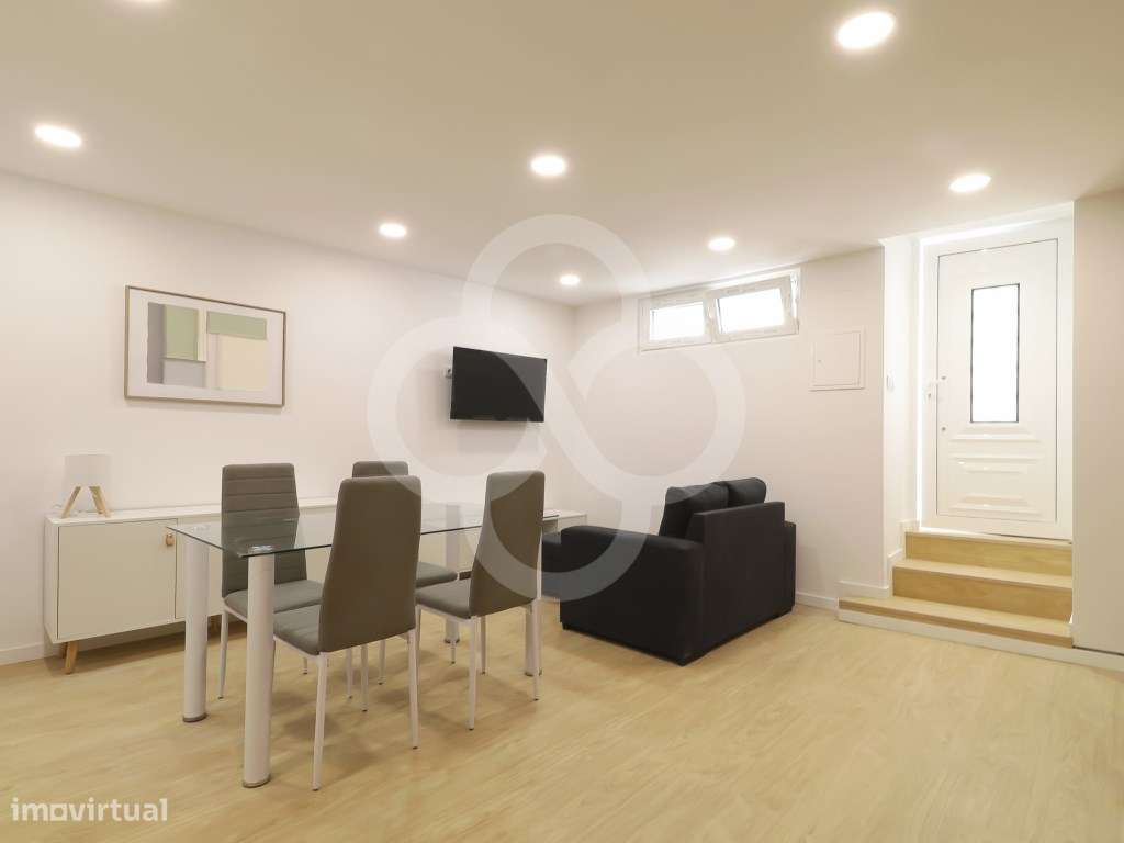 Apartamento T1 Renovado Conforto e Modernidade no Coração da Cidade...-5