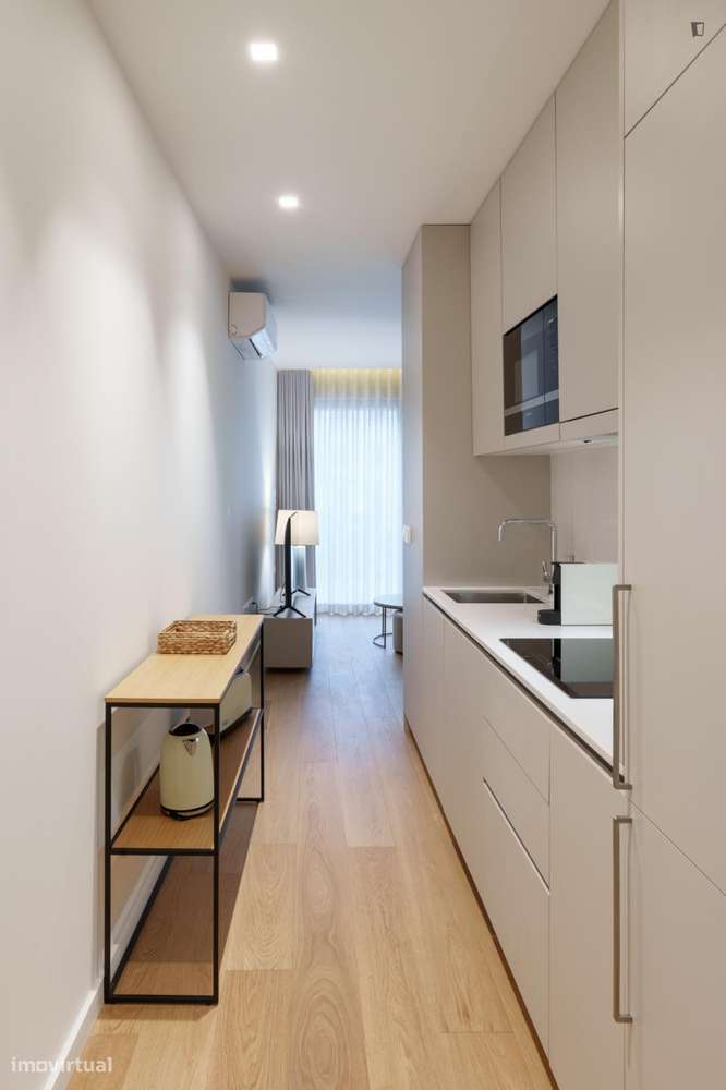 Estúdio - localizado em Santo Ildefonso Porto - Grande imagem: 4/23