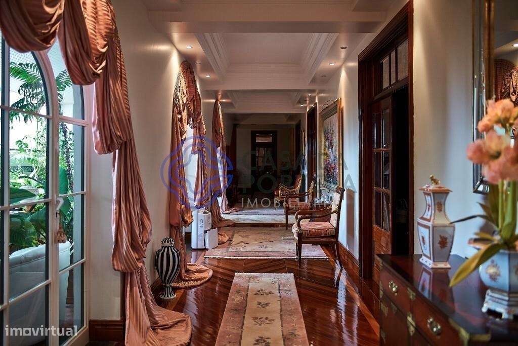 Luxuosa casa com 3 frentes, na rua principal da Praia da Vitória, ilha - Grande imagem: 5/10