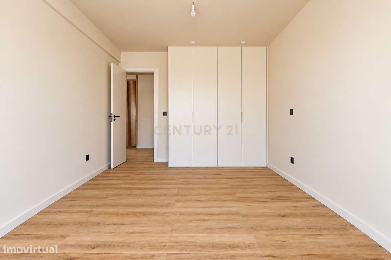 Espectacular Apartamento T3, totalmente remodelado, no centro do Monti-30