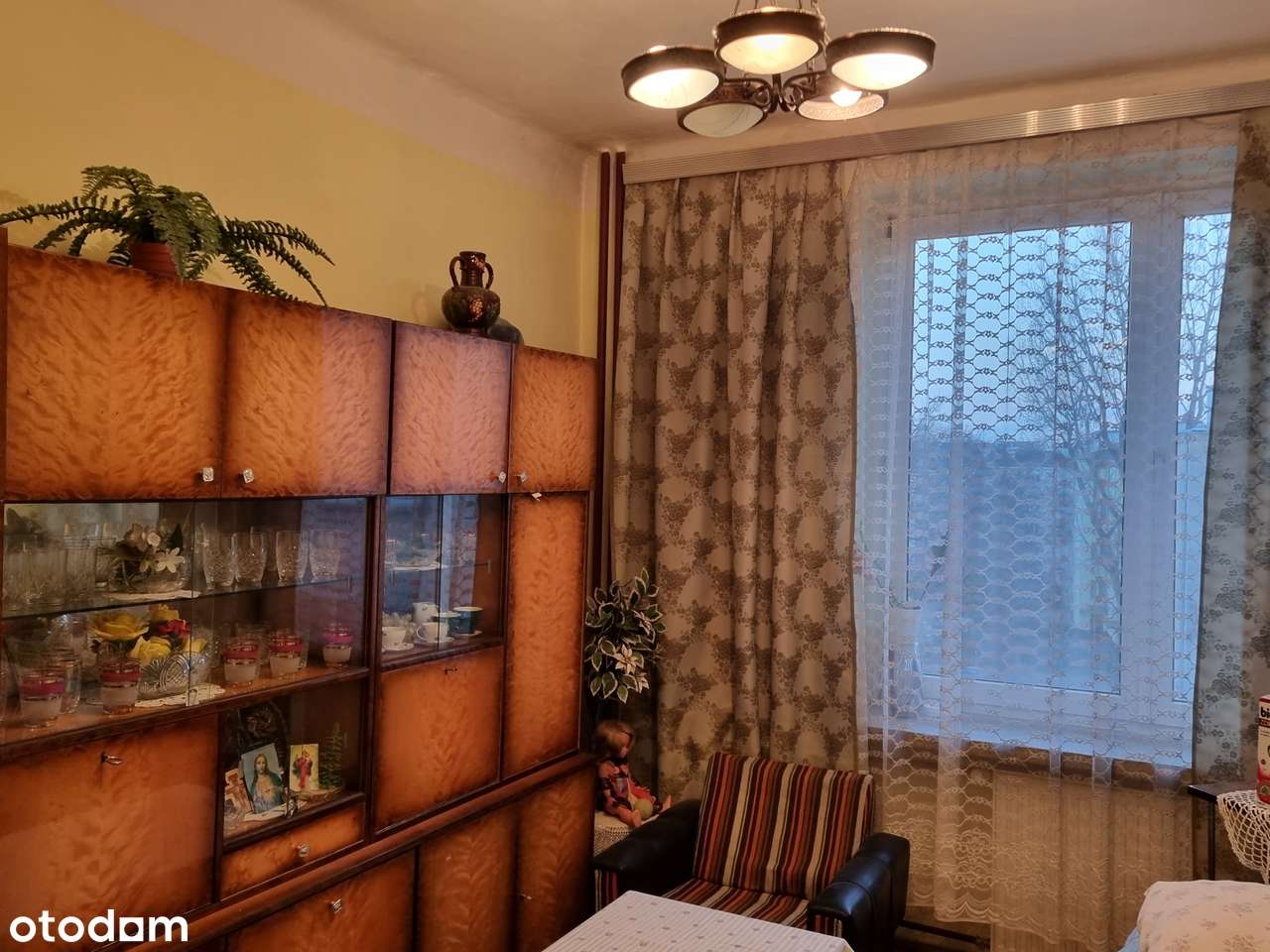 Dwupokojowe w super lokalizacji w kamienicy (do remontu)-2