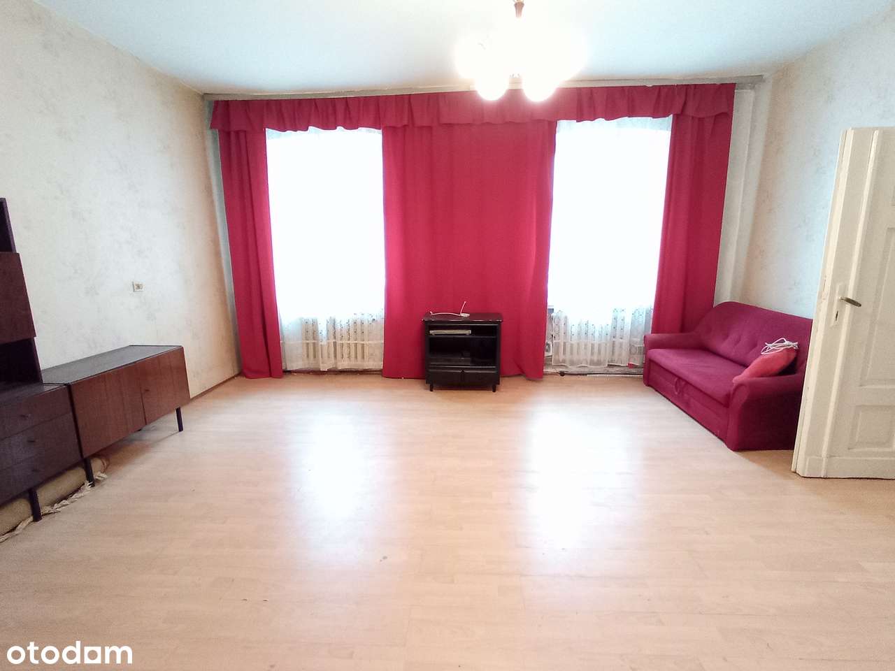 Mieszkanie z potencjałem w ładnej kamienicy + świetna lokalizacja.-1