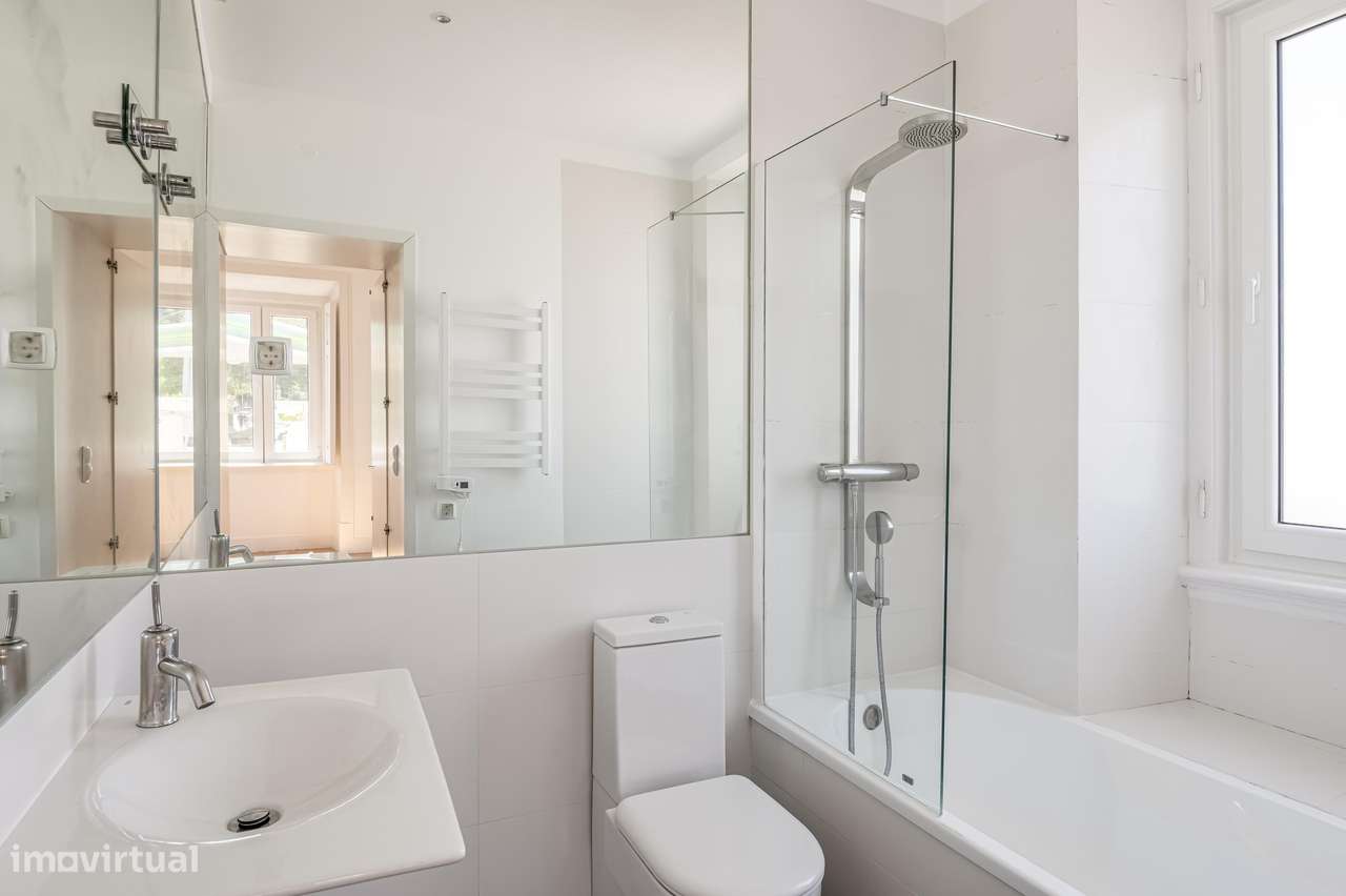 T4 de 200m2 c/ varanda e garagem Box na Portela de Sintra - Grande imagem: 4/24