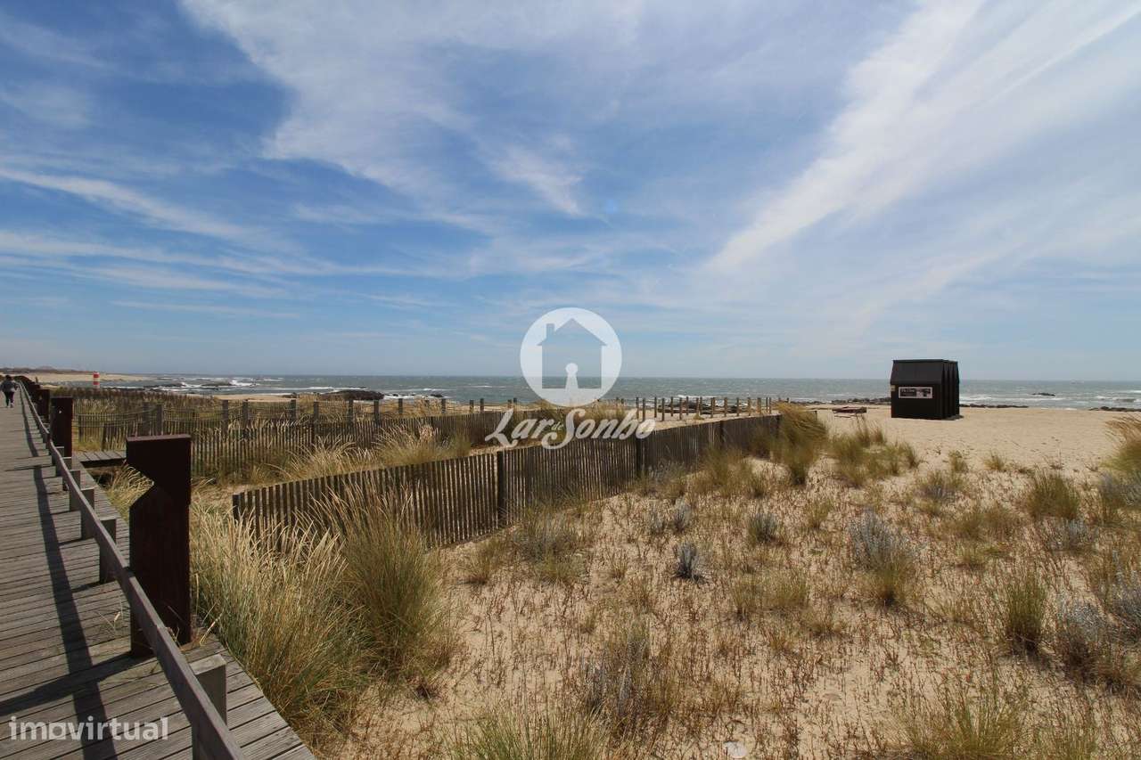 Apartamento T2 C Garagem Fechada E Terraco A 200 Metros Da Praia