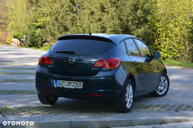 Opel Astra 1.4 ECOFLEX Cosmo - 9