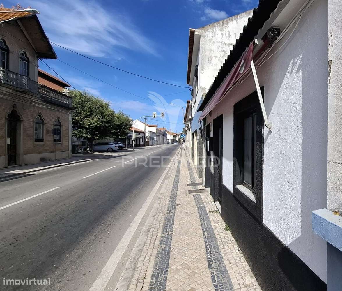 Espaço comercial; loja em Alpiarça. - Grande imagem: 3/10