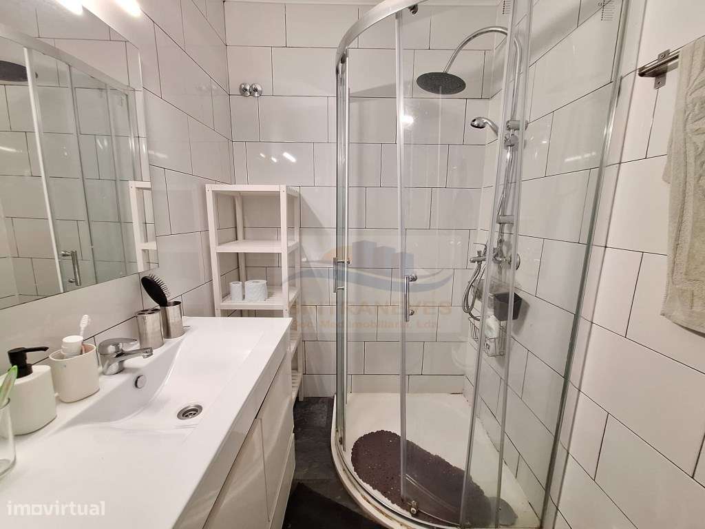 Fantástico Apartamento T3 com suíte em Zona Privilegiada Pronto hab...-16