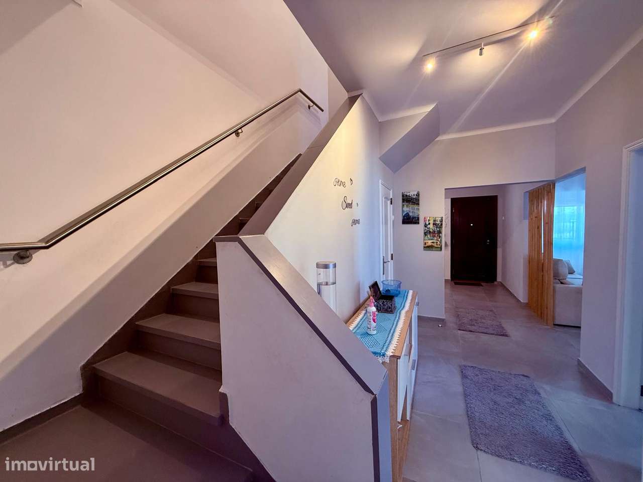 Moradia de 4 quartos, inserida num terreno com 367 m².-12