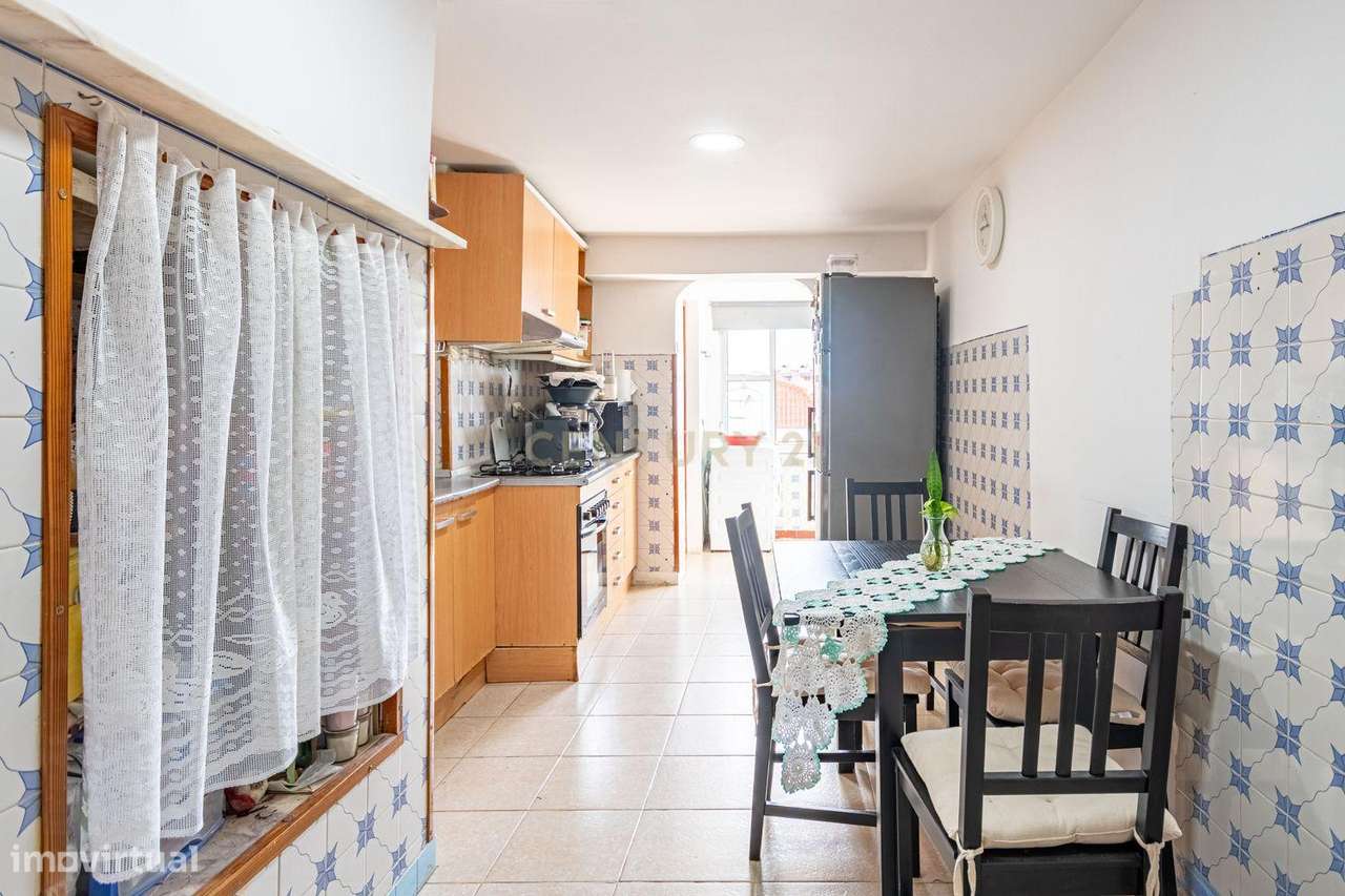 Apartamento com enorme potencial na prestigiada zona da Lapa / Estrela-14