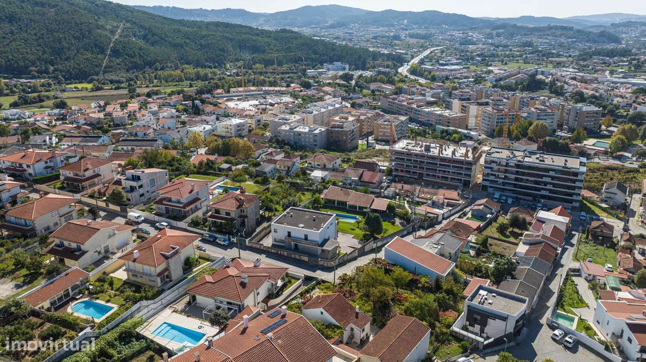 Moradia T4 com Piscina - Nogueira, Braga-44