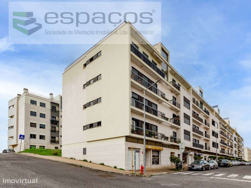 T3 Espaçoso na Parreirinha com Parqueamento e Vista Rio-28