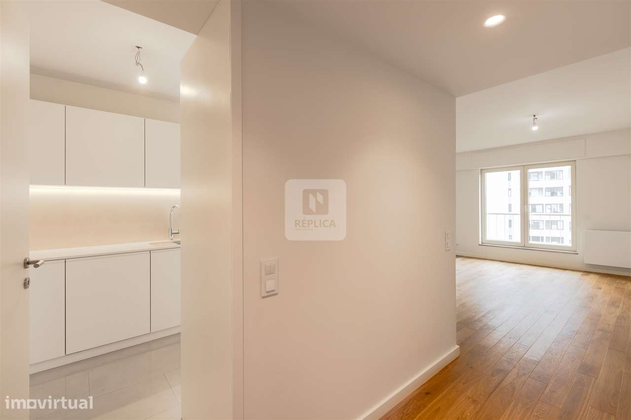 Apartamento T3 Remodelado em Condomínio Fechado no Campo Alegre, Porto - Grande imagem: 4/36