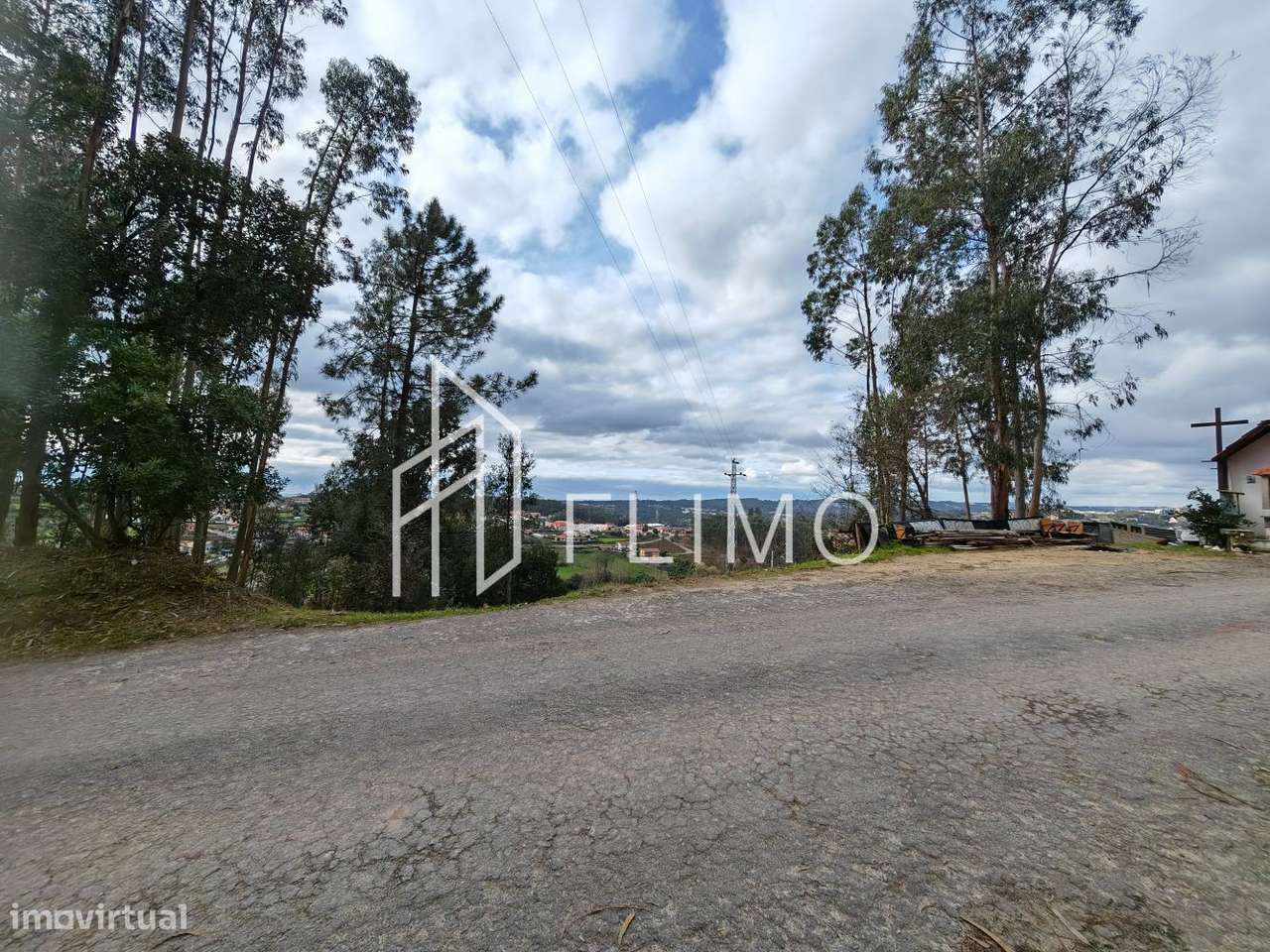 Terreno com 900m2 - Grande imagem: 4/18