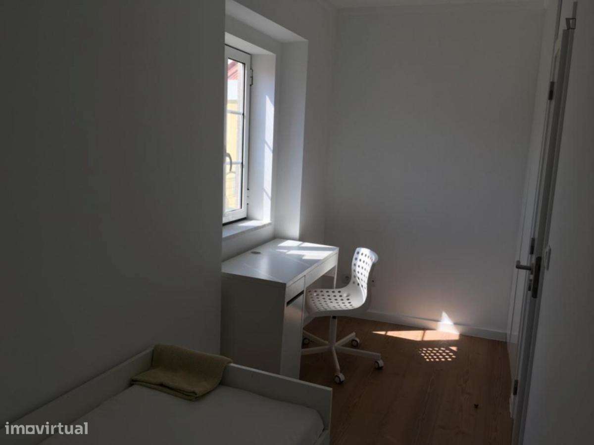 Quarto - localizado em Setubal - Grande imagem: 3/10