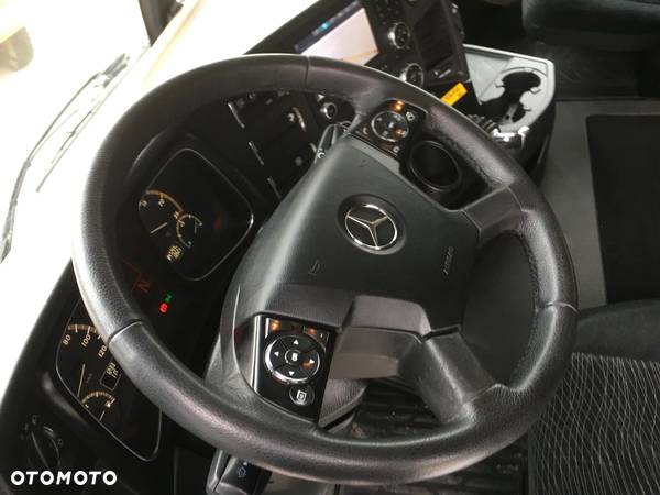 Mercedes-Benz ACTROS - 15