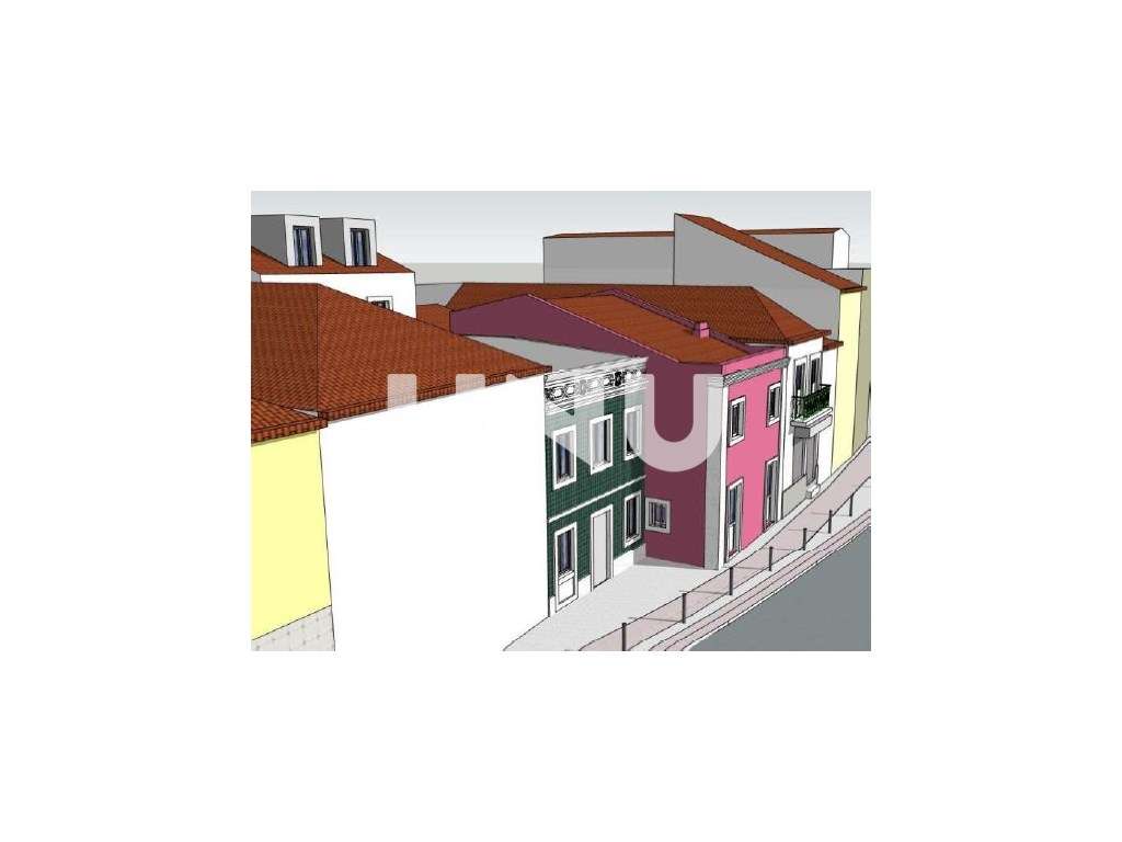 Moradia para reconstruir em Zona Histórica de Odivelas, com projeto... - Grande imagem: 2/5