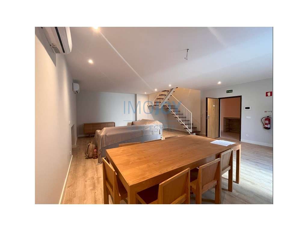 Apartamento T3 com Terraço no Centro do Porto - Grande imagem: 2/28