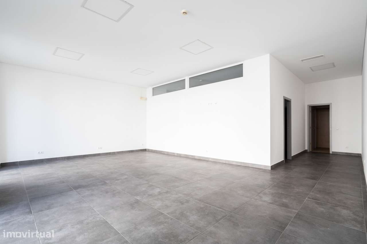 Espaço comercial próximo da Estação de Benfica - Grande imagem: 4/7