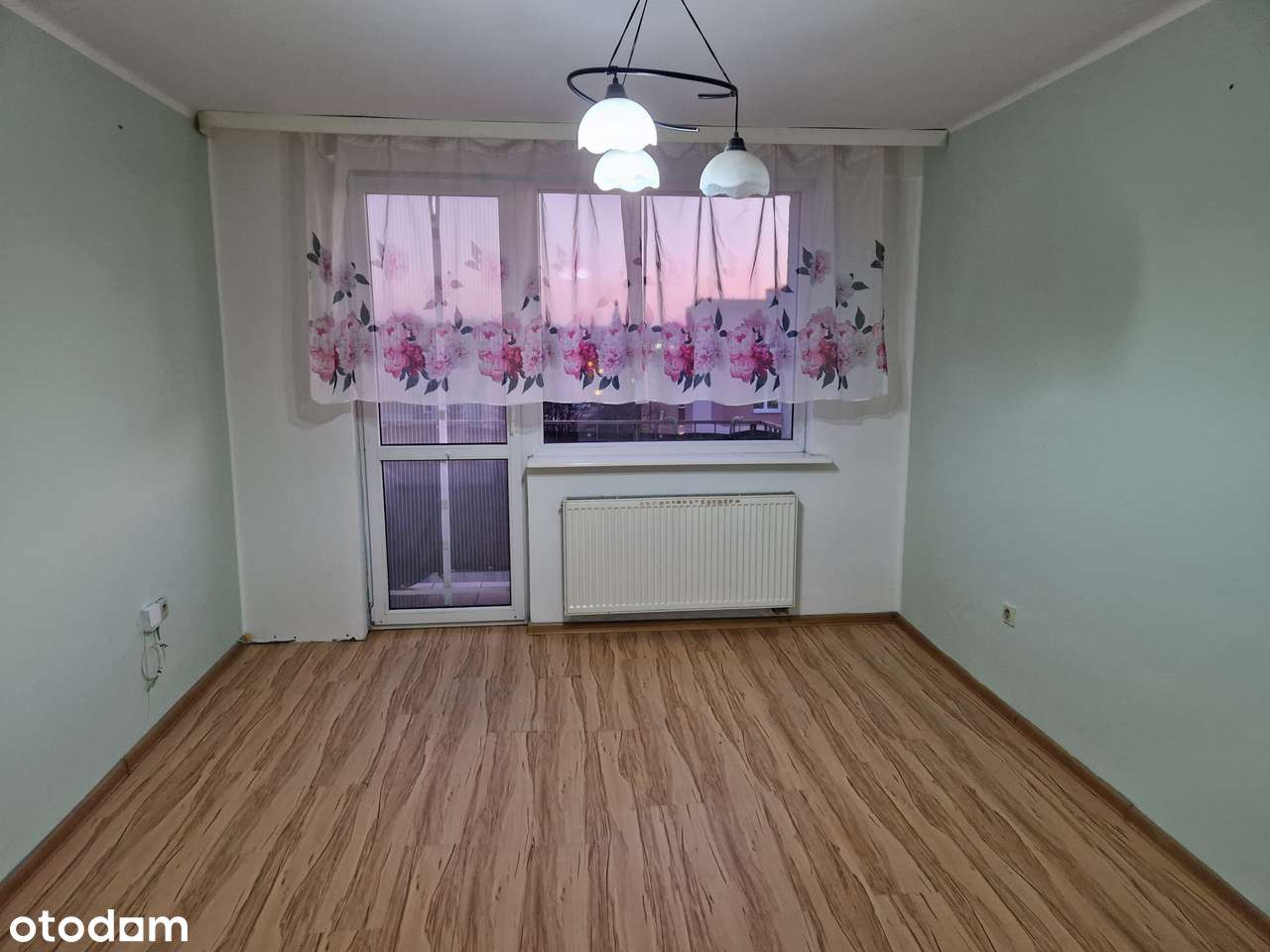 2-pokojowe mieszkanie w bloku, balkon, spokojna lokalizacja - Pełny obrazek: 2/9