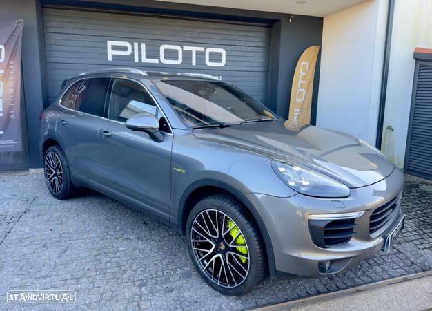 Porsche Cayenne S E-Hybrid Platinum Edition - 1