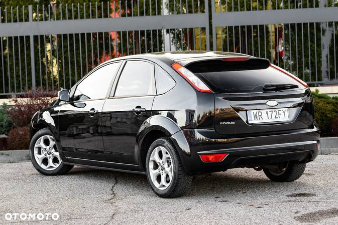 Ford Focus 1.8 FF Ghia - 12