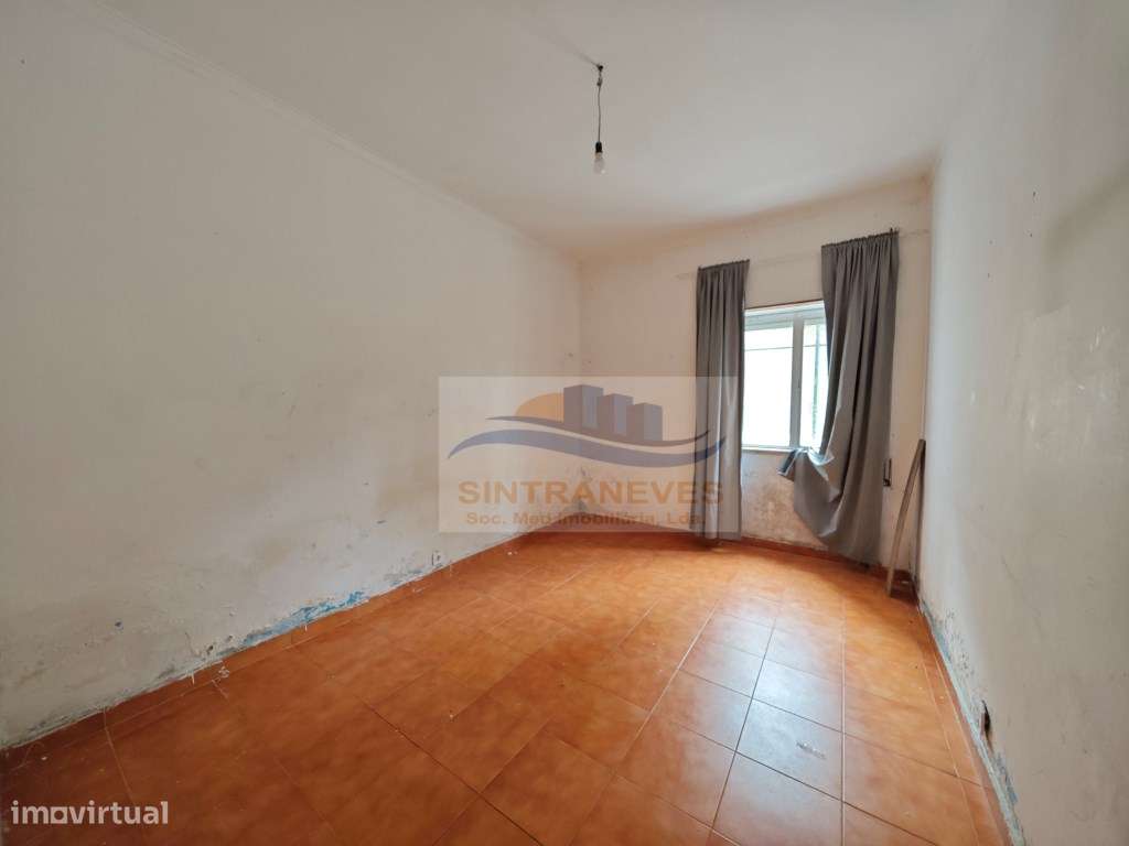 Excelente oportunidade de investimento T2 na Buraca com arrecadação - Grande imagem: 5/8