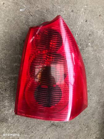 Lampa prawa tylna Peugeot 307 SW - 1