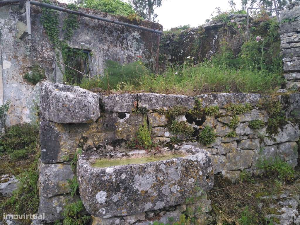 Casa de aldeia, inserida em quinta, com vista para a Serra - Grande imagem: 5/37