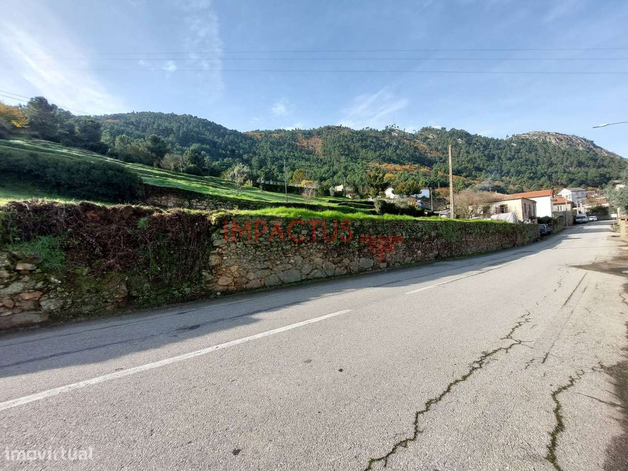 Moradia para restauro em terreno 10 000m2 - Grande imagem: 4/12