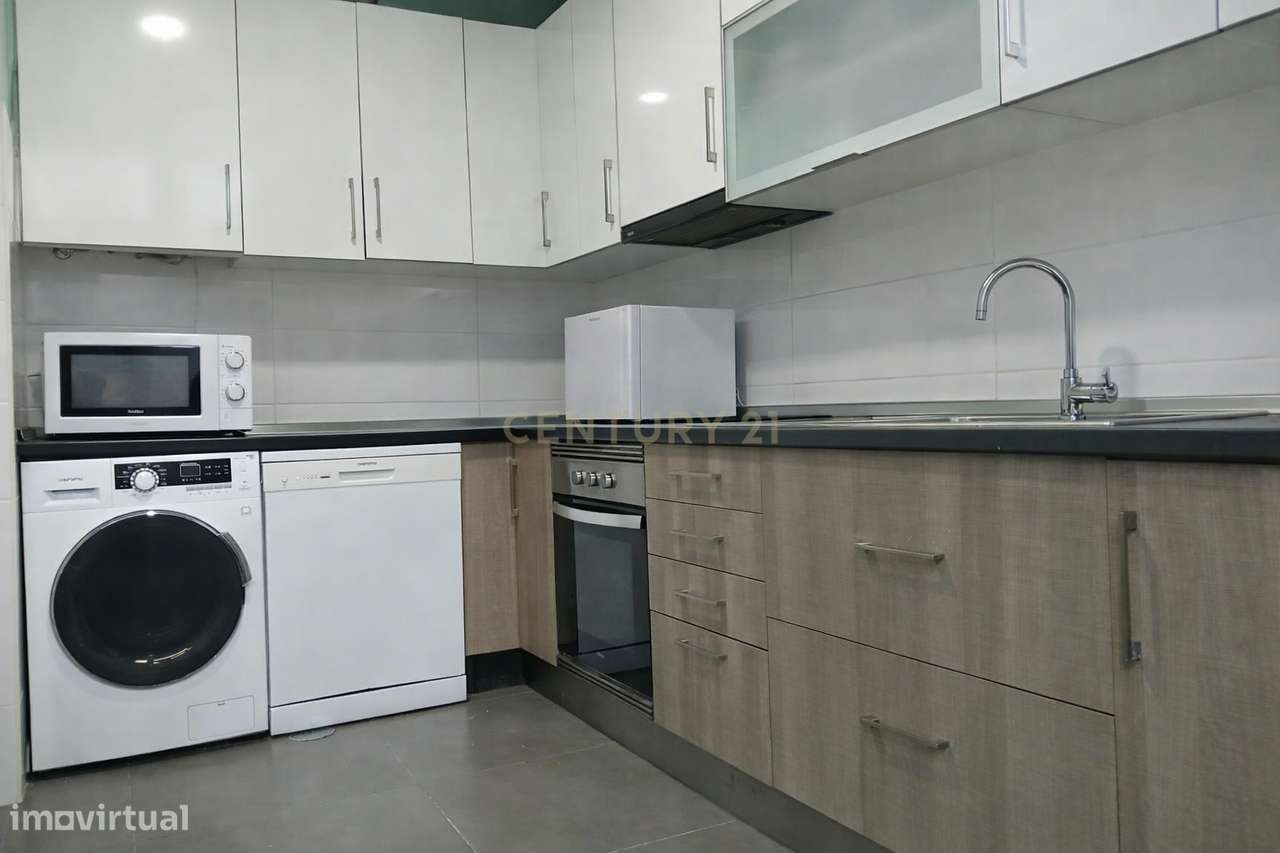 Apartamento T2 em Amadora  com espaço exterior - Grande imagem: 2/22