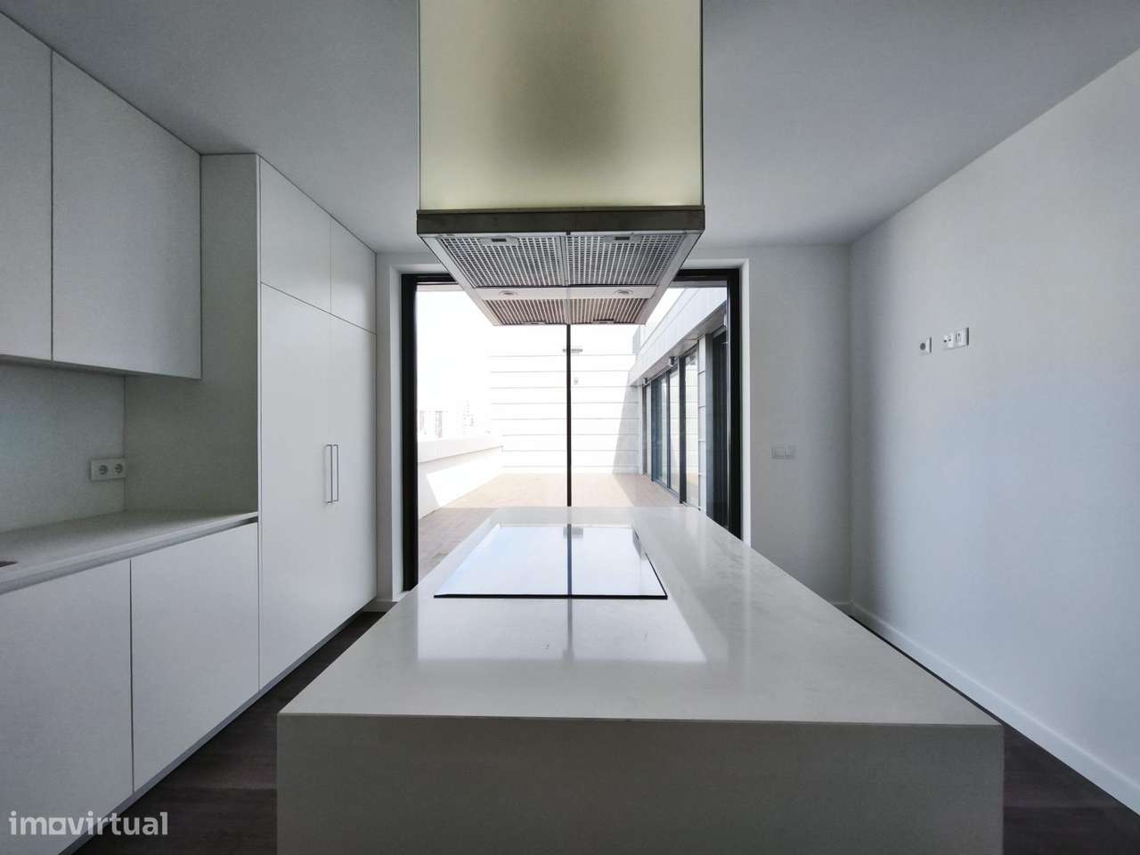 Apartamento T4 Novo (com Terraço e Centro Cidade)-15