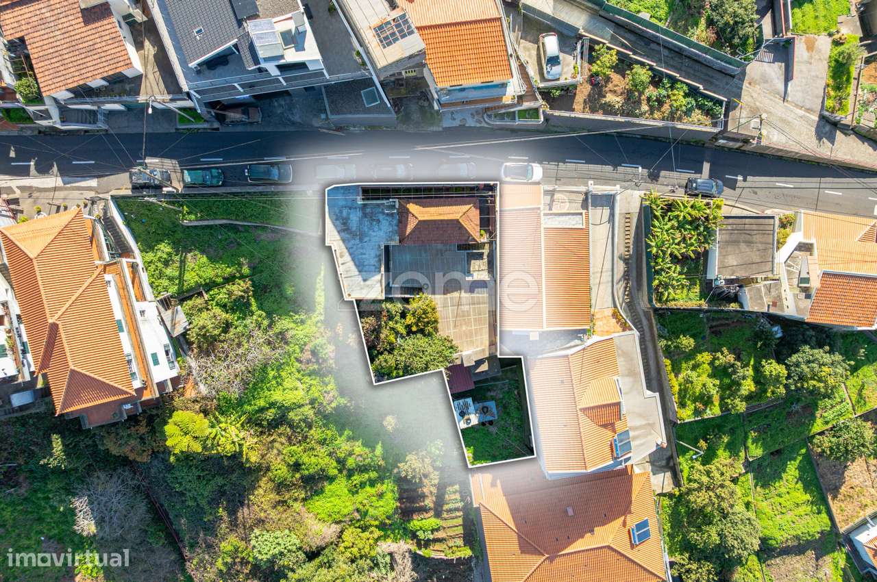 Moradia T6 na Ribeira Brava – Espaço e potencial investimento-0