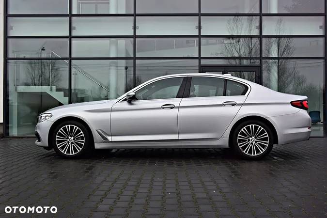 BMW Seria 5 530i xDrive Sport Line - 2