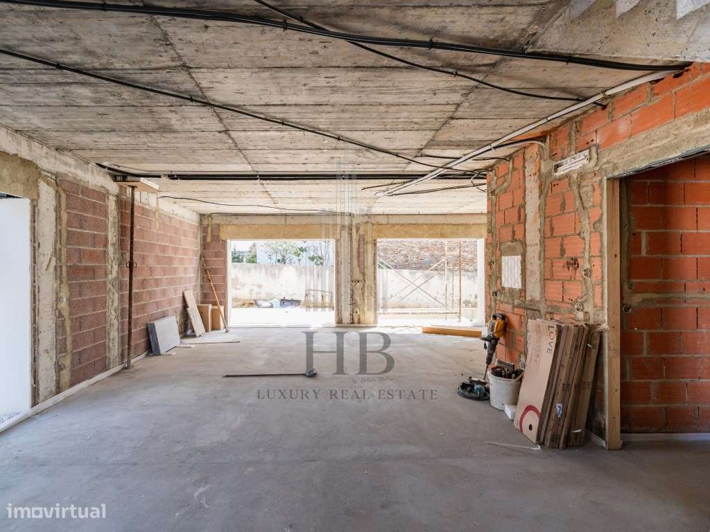 Moradia T4 de Luxo com Piscina Privativa e Jardim | Mafra-52