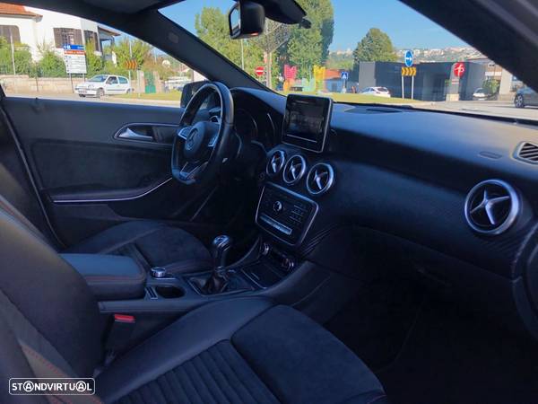 Mercedes-Benz A 180 d AMG Line - 19