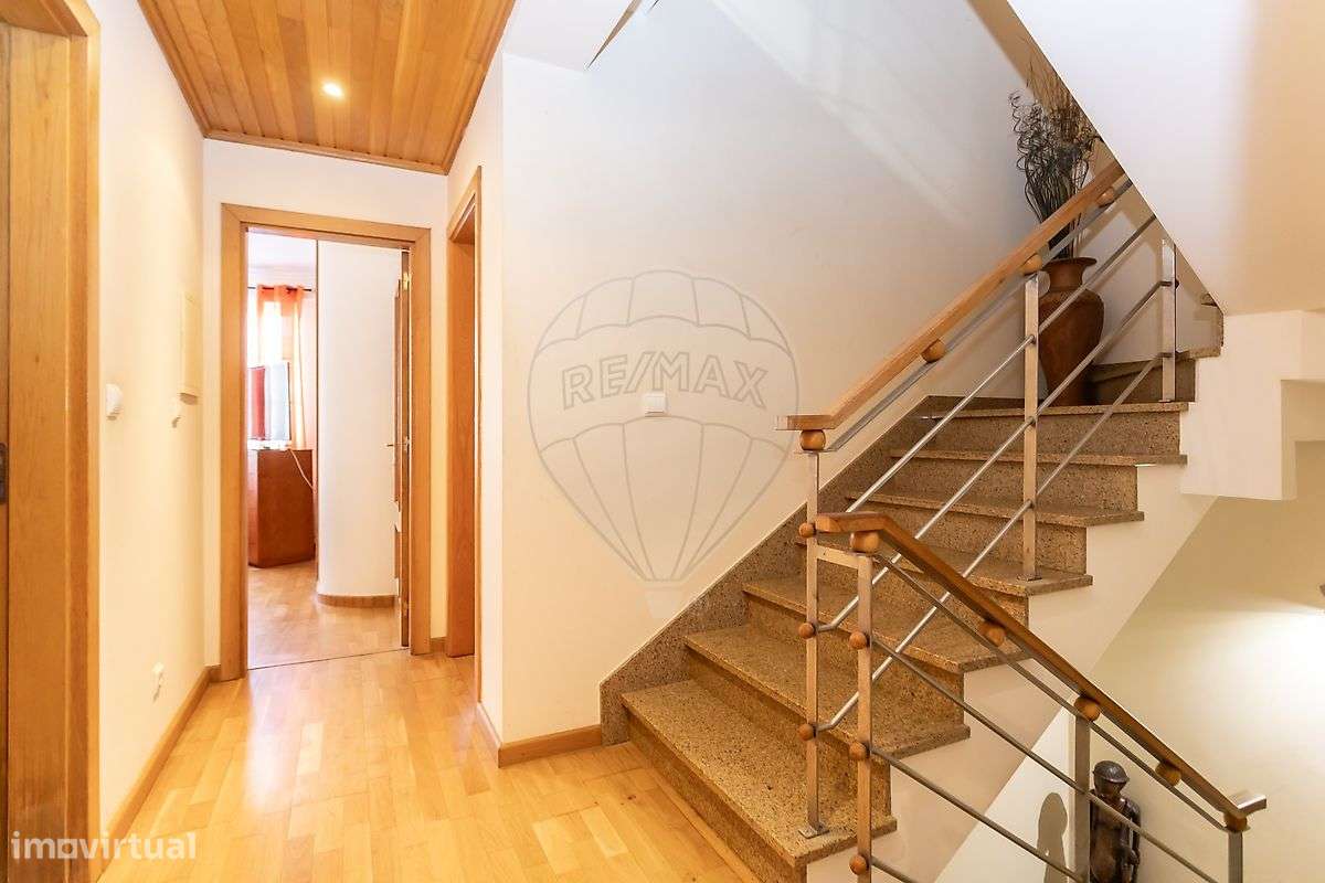 Moradia T4 para venda-17