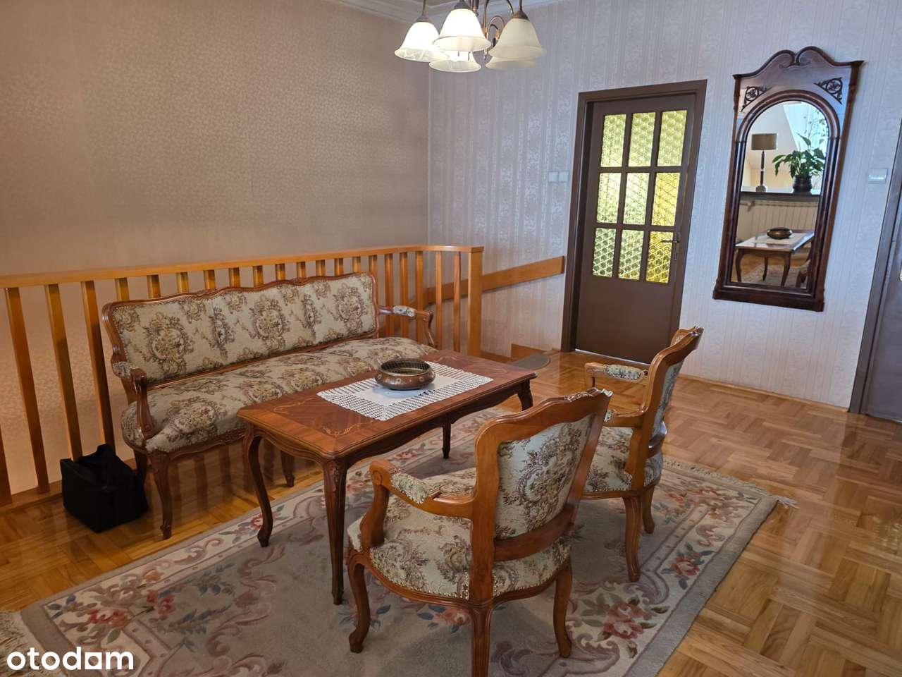 Dom z zakładem produkcyjnym Centrum-9