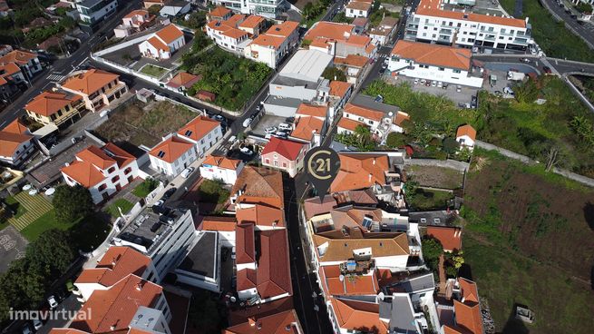 Prédio no centro de Machico - Potencial de Investimento-1