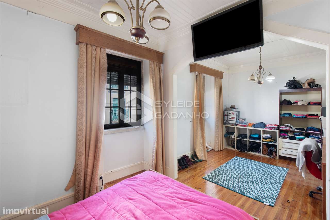 Prédio para venda centro de Caria com comércio no rés-do-chão e ampla-40