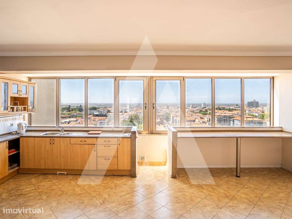 Apartamento T4 com Terraço de 90 m² no Centro de Aveiro-15