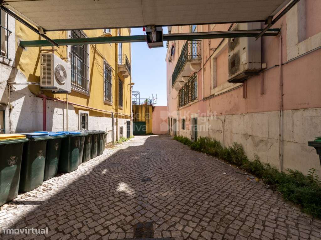 T3 Chiado vista rio Tejo com terraço e garagem-52