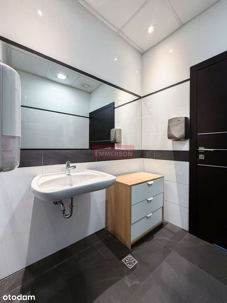 Do wynajęcia biuro 198 m² w Krakowa - ul. Balicka – pohled 6