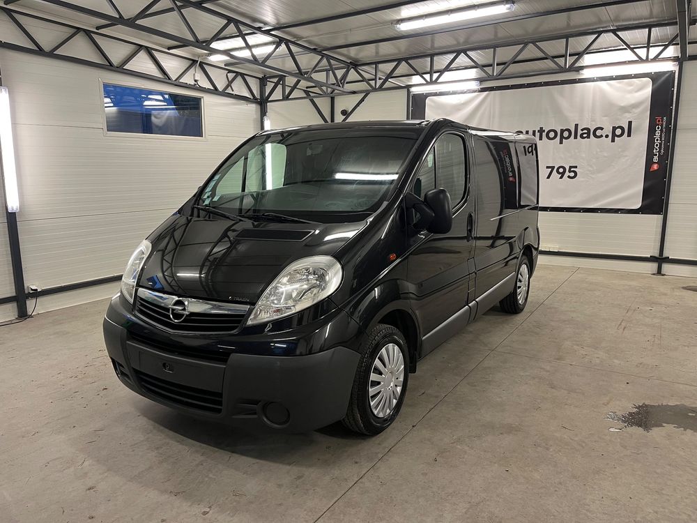 Opel Vivaro 2011
